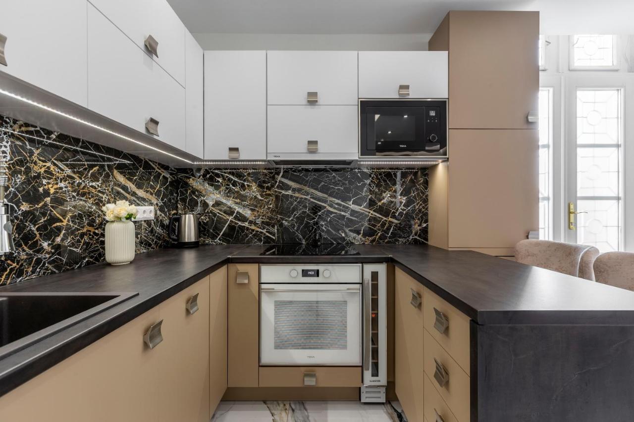 Luxurious Bajcsy Residence Next To The Basilica Budapest Exterior foto